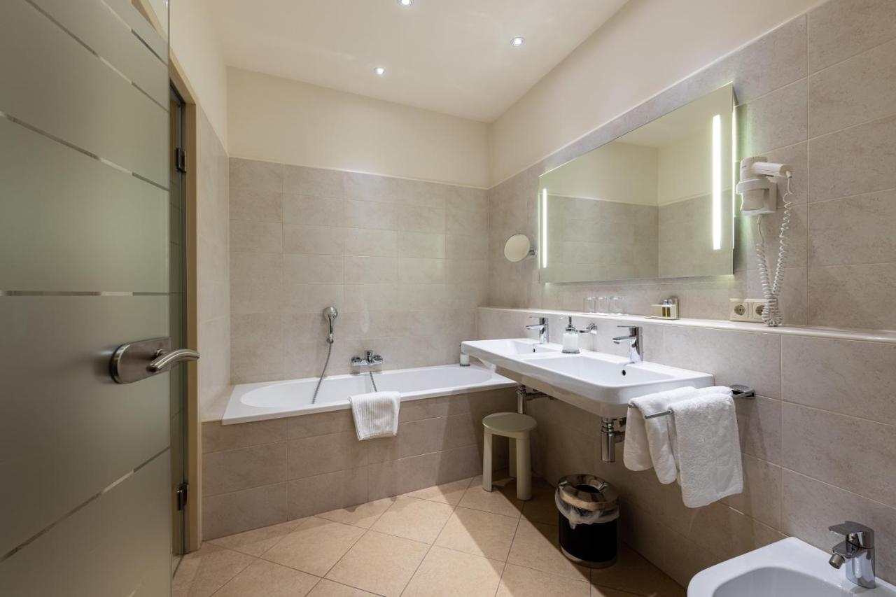 Boutique Hotel Goldenes Lamm フィラハ エクステリア 写真