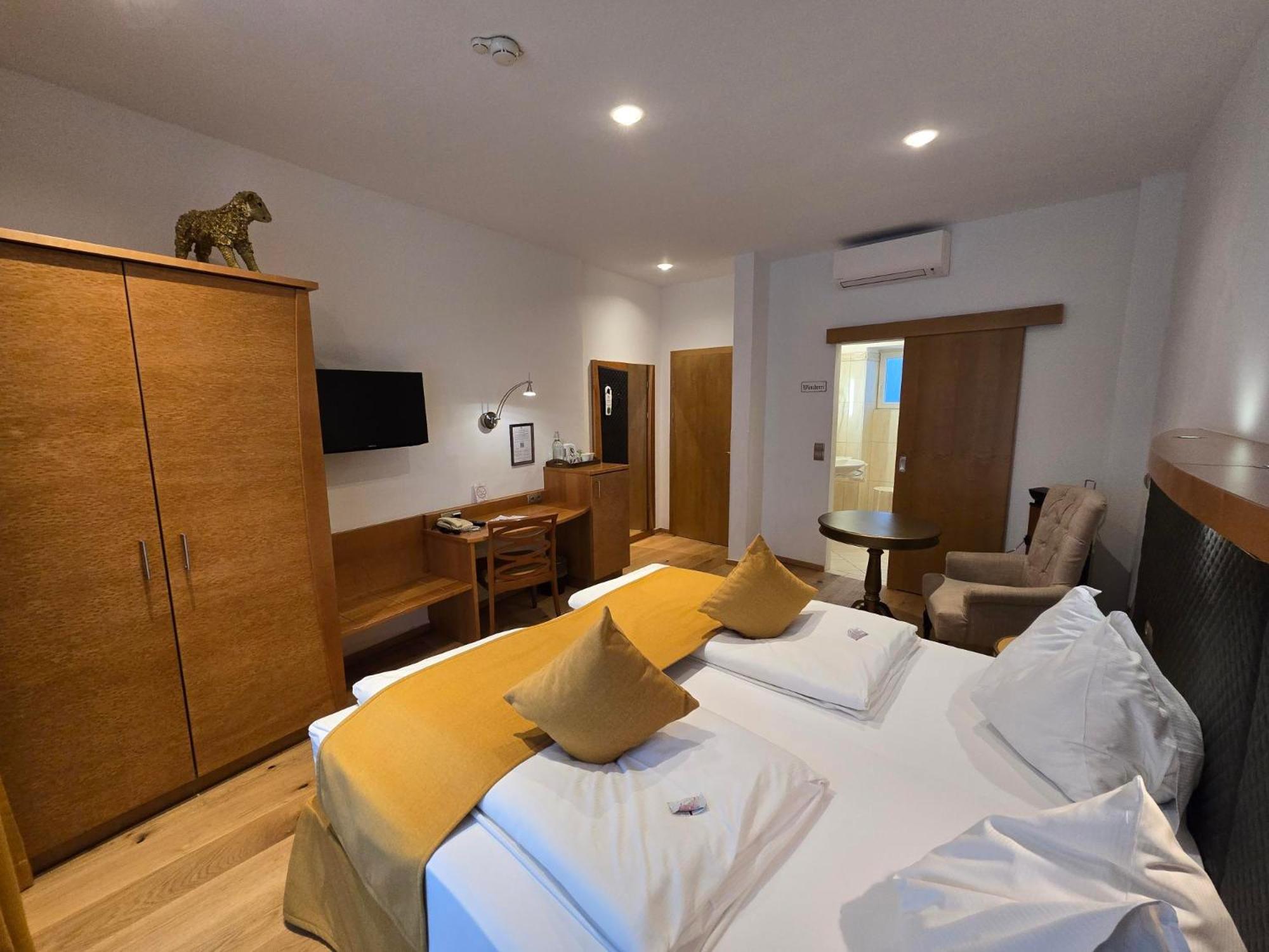 Boutique Hotel Goldenes Lamm フィラハ エクステリア 写真
